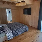 木屋 Au Calme Avec Piscine Hivernale Chauffee