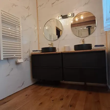 Chalet Au Calme Avec Piscine Hivernale Chauffée