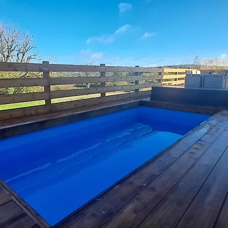 Au Calme Avec Piscine Hivernale Chauffée Chalet