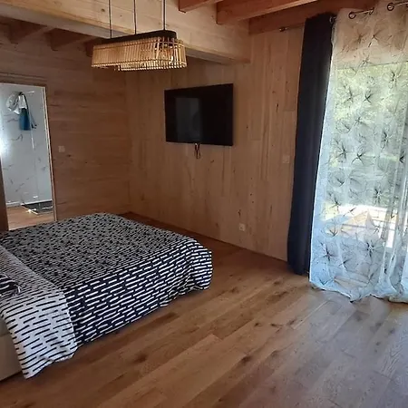 Chalet Au Calme Avec Piscine Hivernale Chauffée *