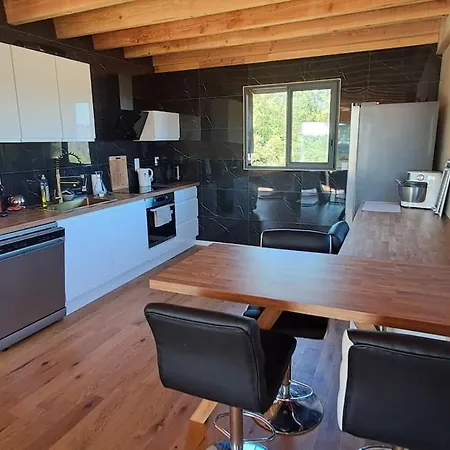 Chalet Au Calme Avec Piscine Hivernale Chauffée