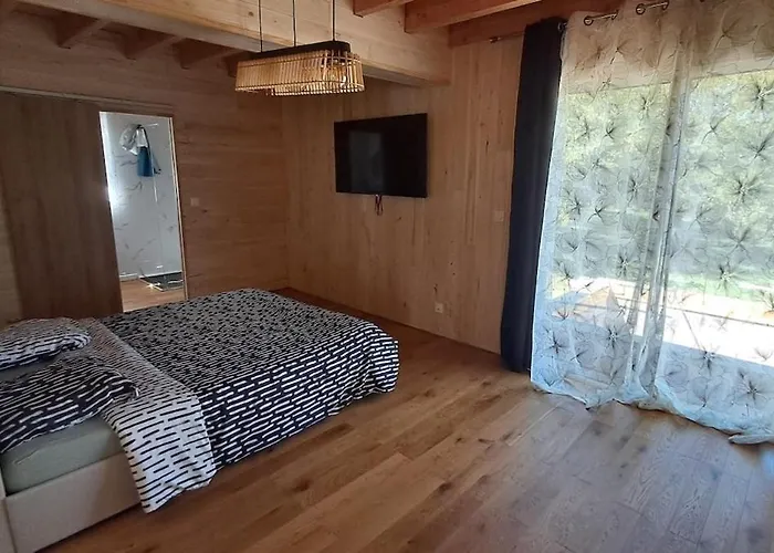 シャレー Au Calme Avec Piscine Hivernale Chauffee *